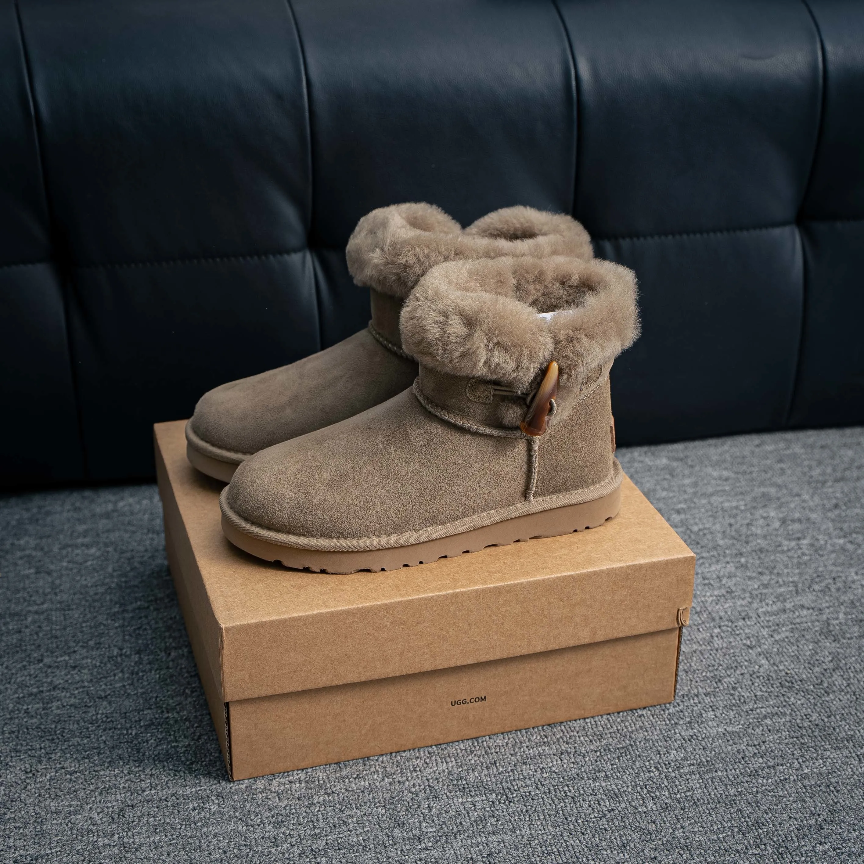 1118816 UGG Classic Short II A Size：35 36 37 38 39 40 /54006