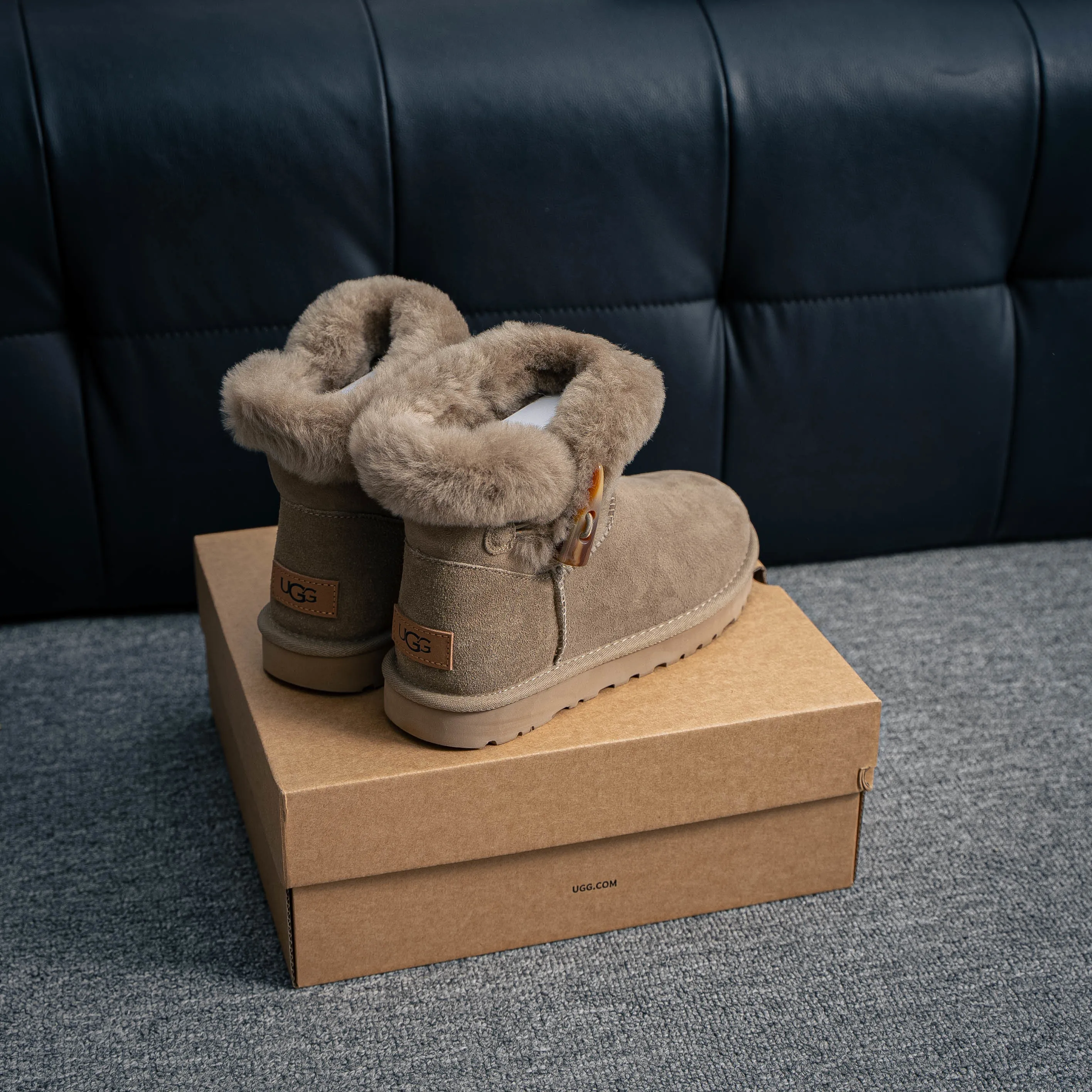 1118816 UGG Classic Short II A Size：35 36 37 38 39 40 /54006