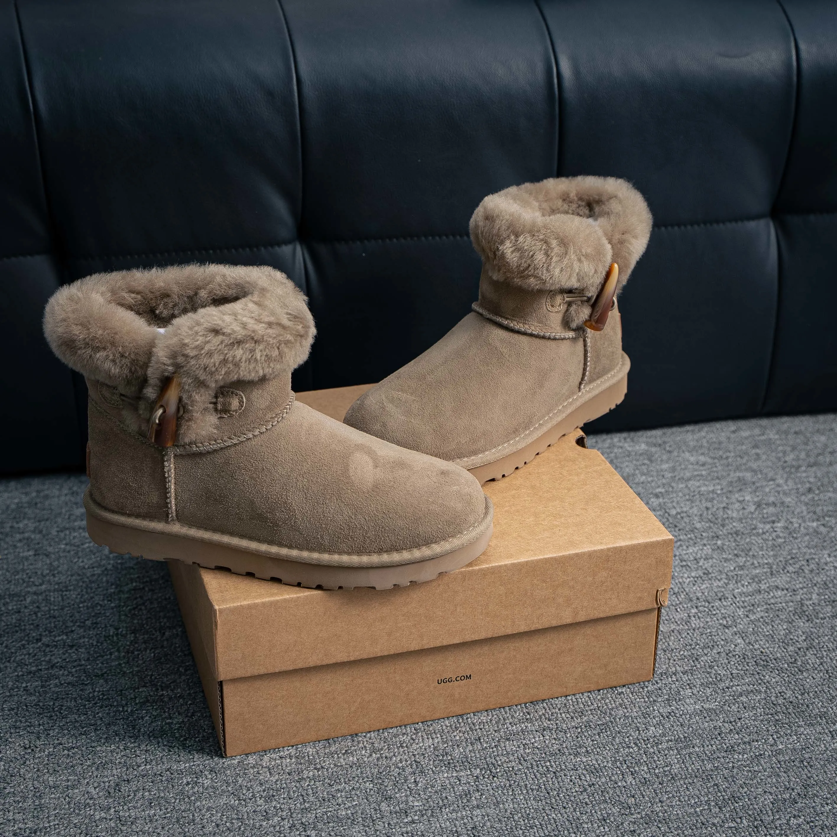 1118816 UGG Classic Short II A Size：35 36 37 38 39 40 /54006