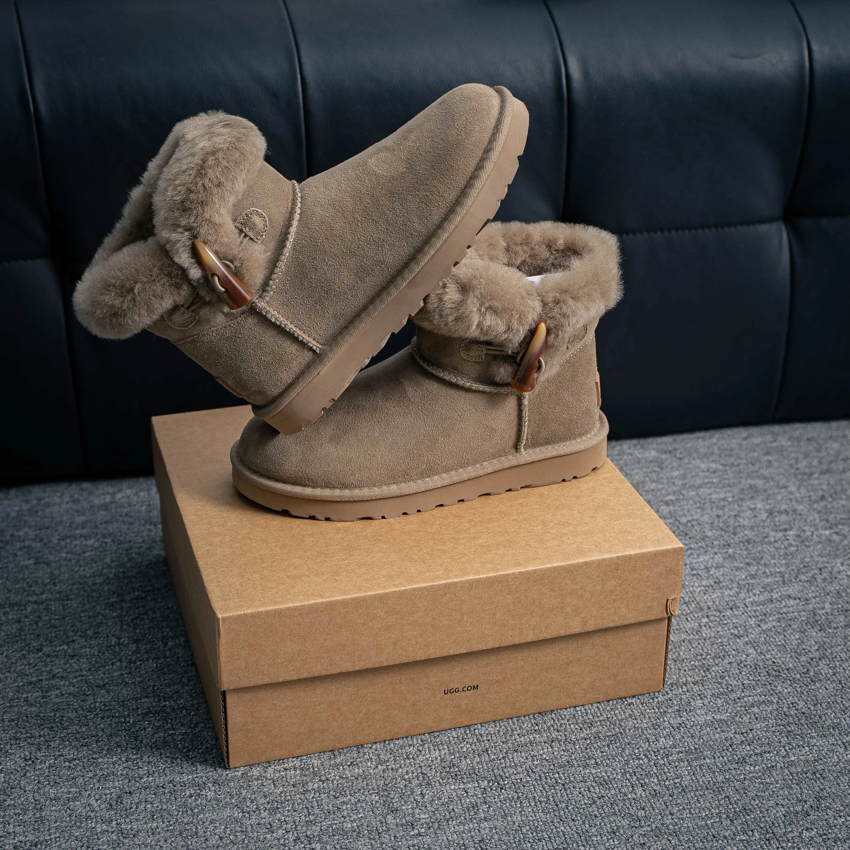 1118816 UGG Classic Short II A Size：35 36 37 38 39 40 /54006