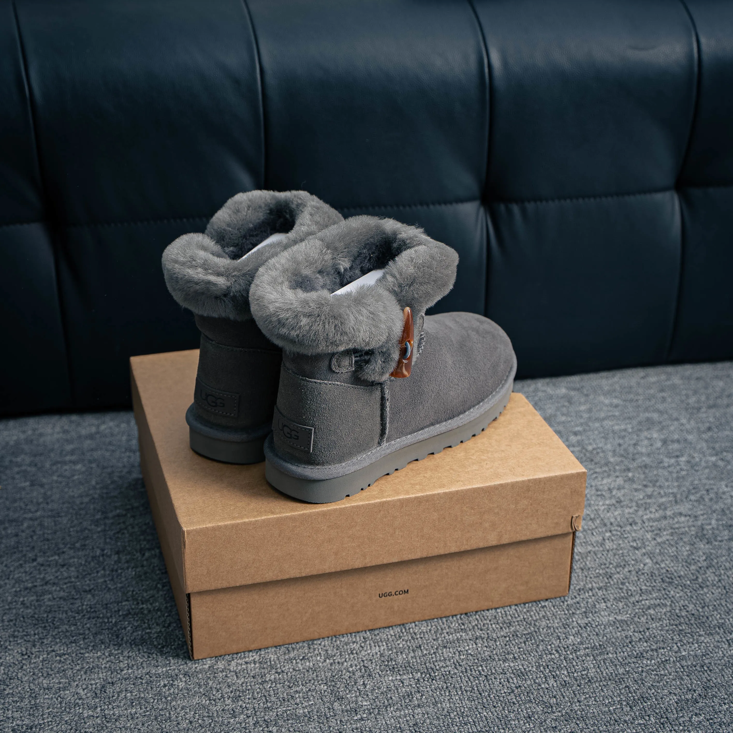 1118816 UGG Classic Short II A Size：35 36 37 38 39 40 /54006